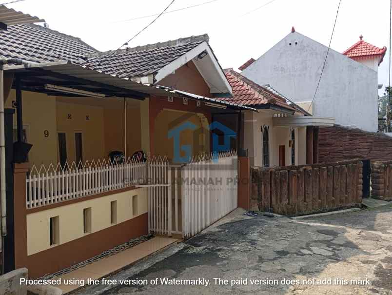 dijual rumah sariwangi