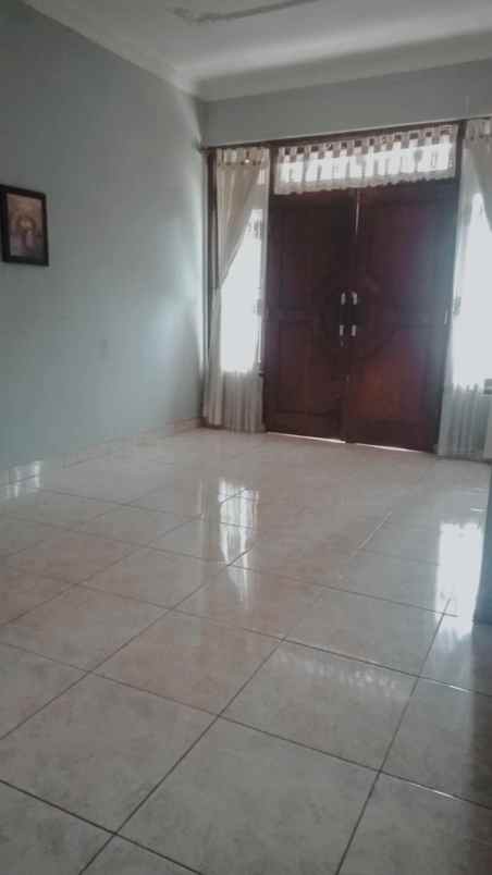 dijual rumah sariwangi raya