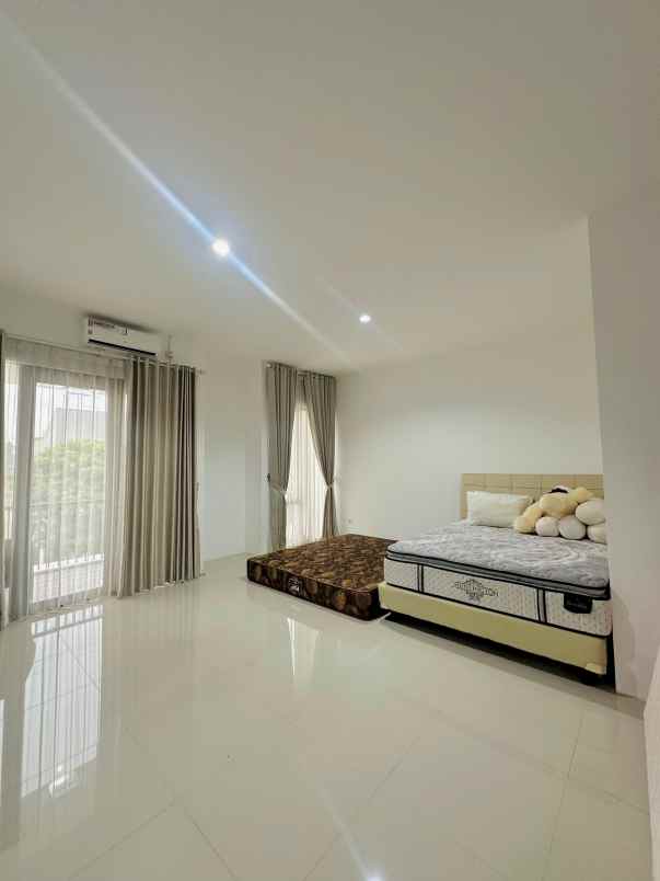 dijual rumah sawangan depok