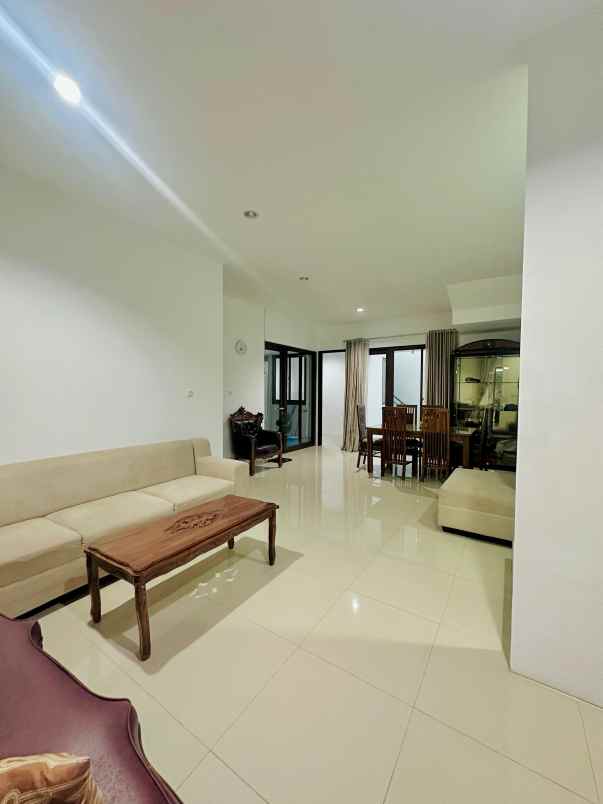 dijual rumah sawangan depok