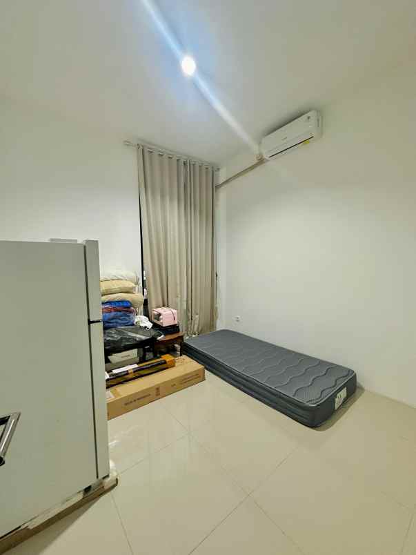 dijual rumah sawangan depok