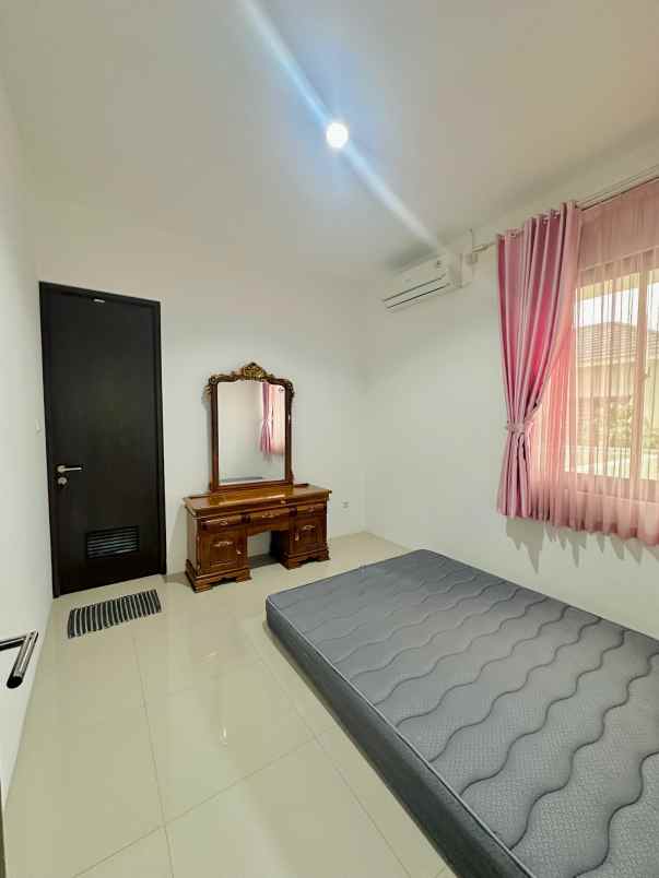 dijual rumah sawangan depok