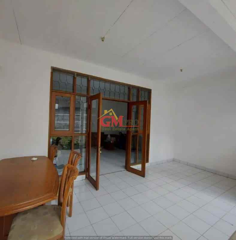 dijual rumah senam indah