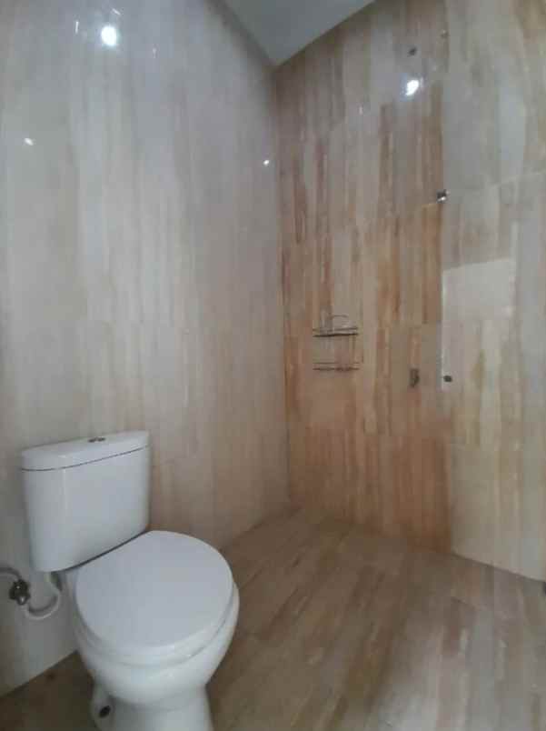 dijual rumah serengseng sawah