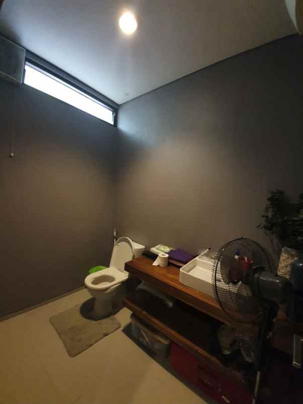 dijual rumah serenia hills