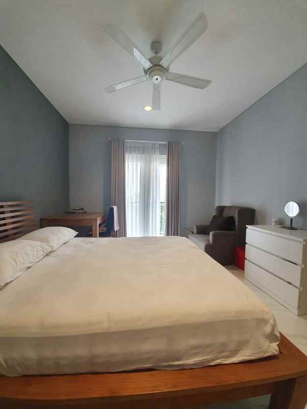 dijual rumah serenia hills