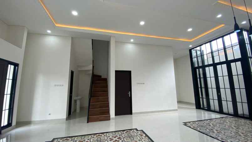 dijual rumah serua ciputat tangerang