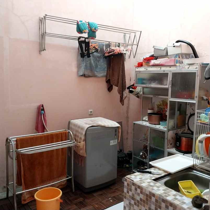 dijual rumah serua indah