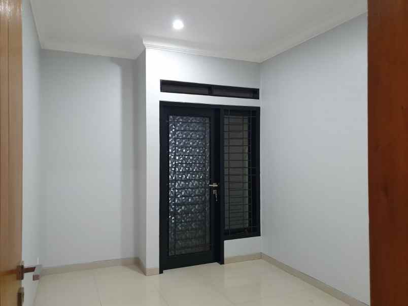 dijual rumah setiabudi setiabudhi