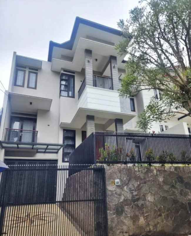 dijual rumah setiabudi setiabudhi