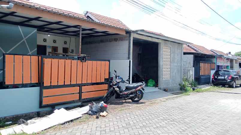 dijual rumah siap huni graha eleos joton
