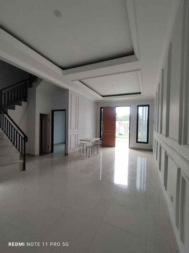 dijual rumah sip549