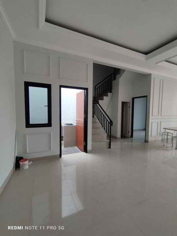 dijual rumah sip549