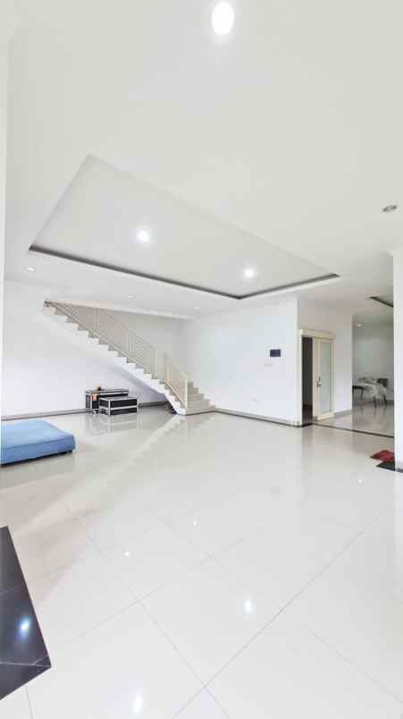 dijual rumah srengseng kembangan