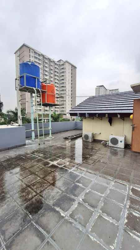 dijual rumah srengseng kembangan