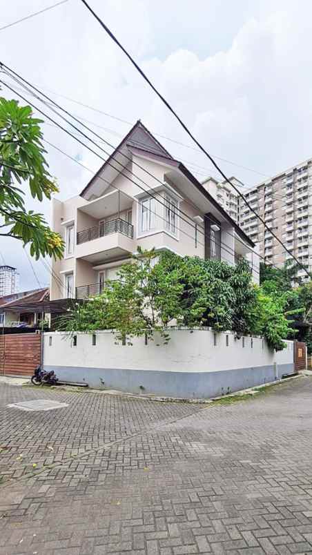 dijual rumah srengseng kembangan