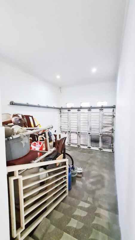 dijual rumah srengseng kembangan