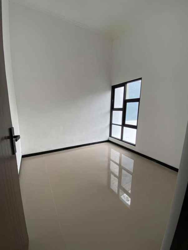 dijual rumah strategis dekat kampus umm