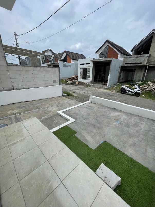 dijual rumah strategis dekat kampus umm