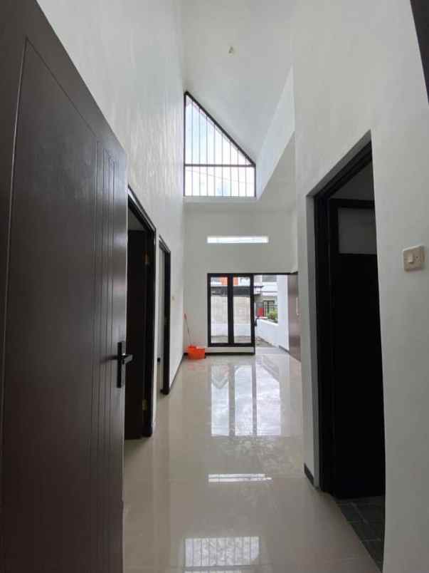 dijual rumah strategis dekat kampus umm