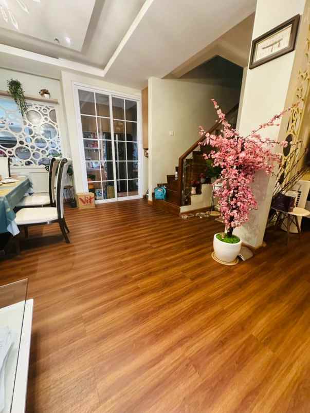 dijual rumah summarecon bekasi cluster