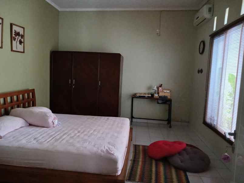 dijual rumah surya regency