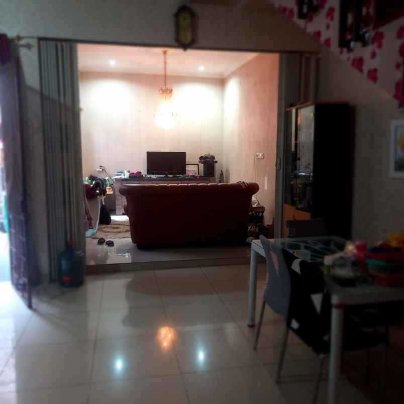 dijual rumah surya sumantri