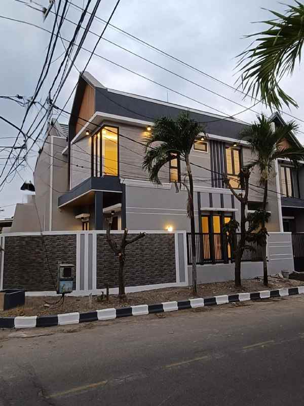 dijual rumah sutorejo prima