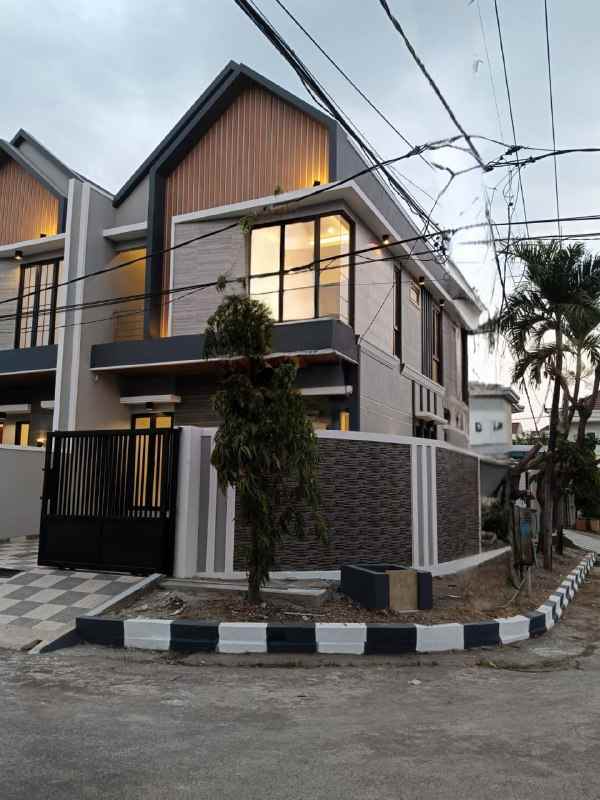 dijual rumah sutorejo prima