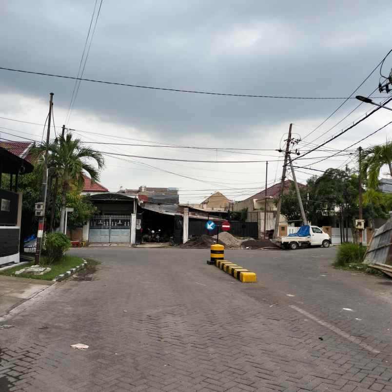 dijual rumah sutorejo timur