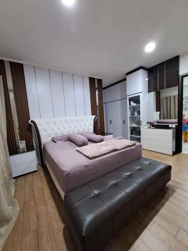 dijual rumah suvarna sutera cluster