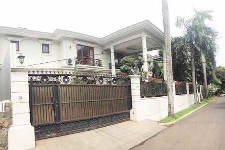 dijual rumah taman cilandak