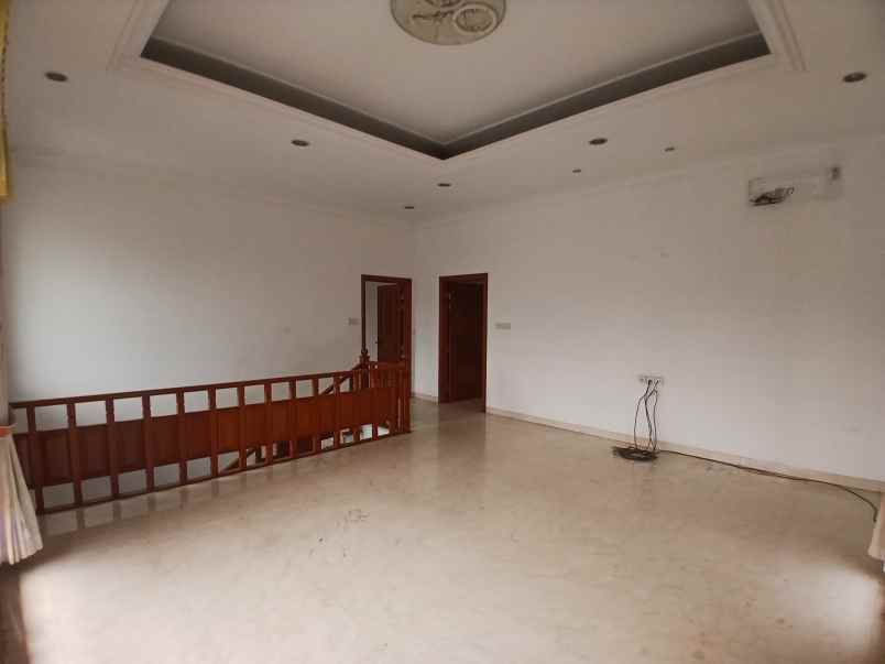 dijual rumah taman kedoya baru jakbar hook