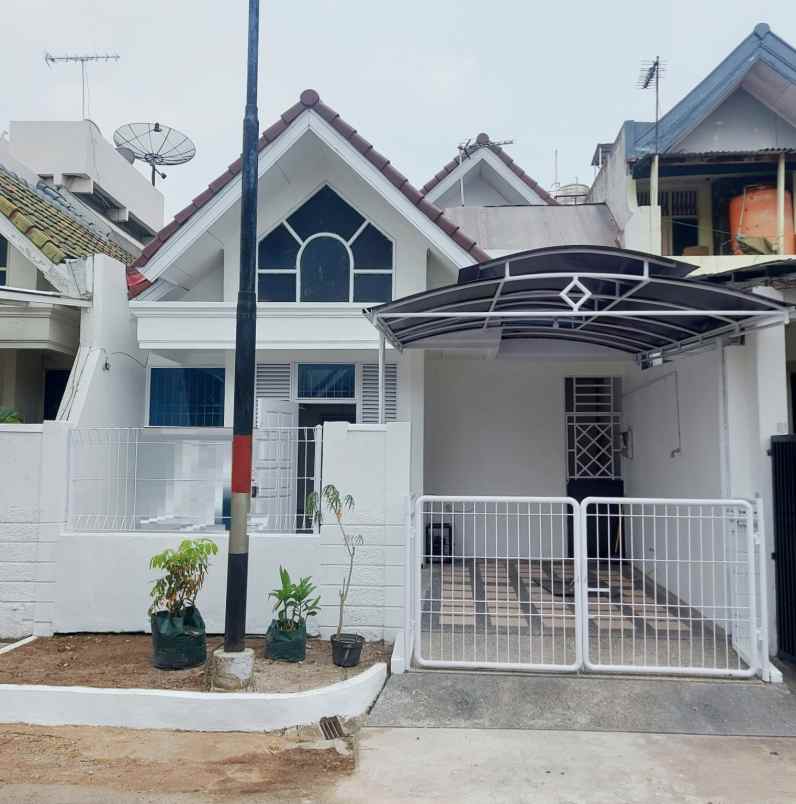 dijual rumah taman modern cakung