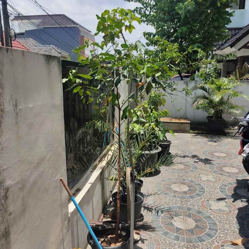 dijual rumah taman pulogebang cakung