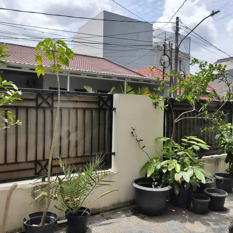 dijual rumah taman pulogebang cakung