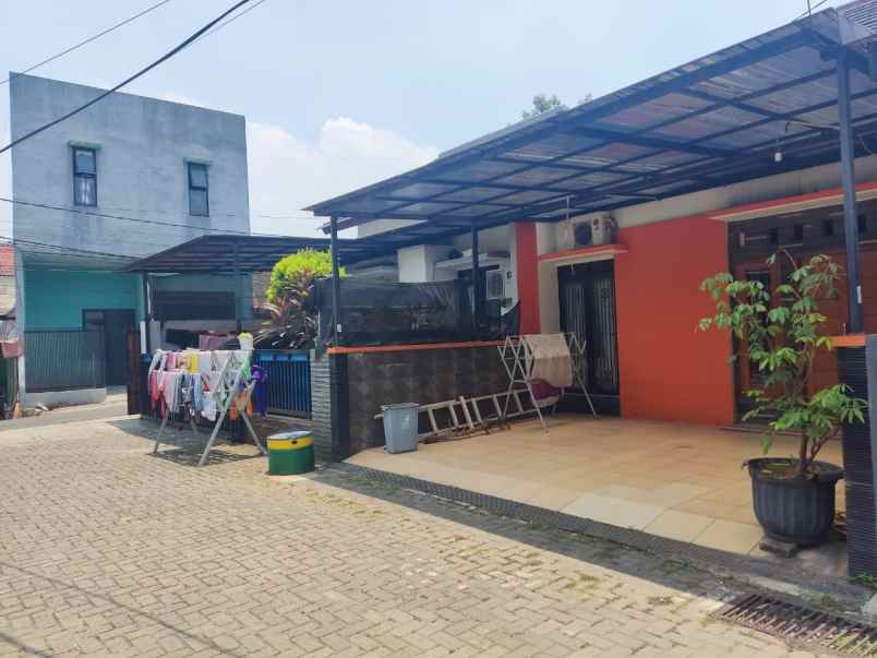 dijual rumah tamani residence