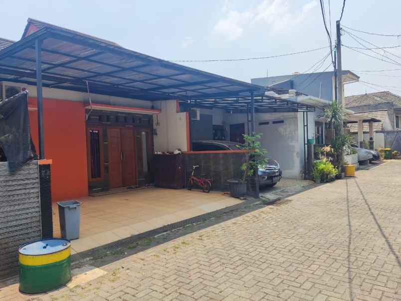 dijual rumah tamani residence