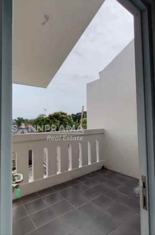 dijual rumah tanah baru