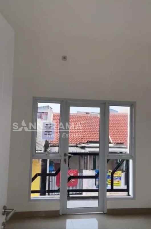 dijual rumah tanah baru