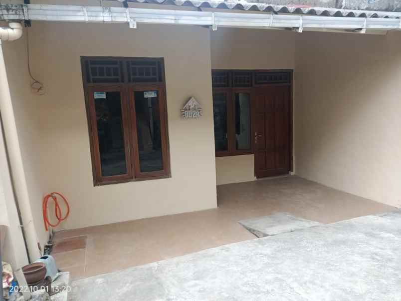 dijual rumah tembalang