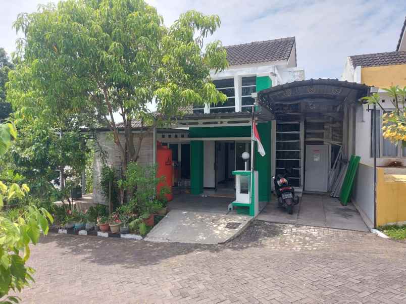 dijual rumah tembalang