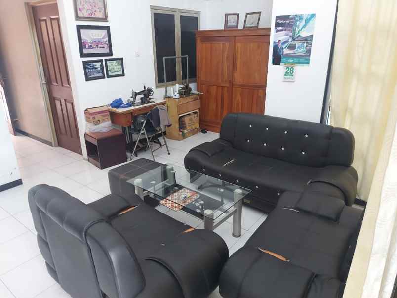 dijual rumah tembalang