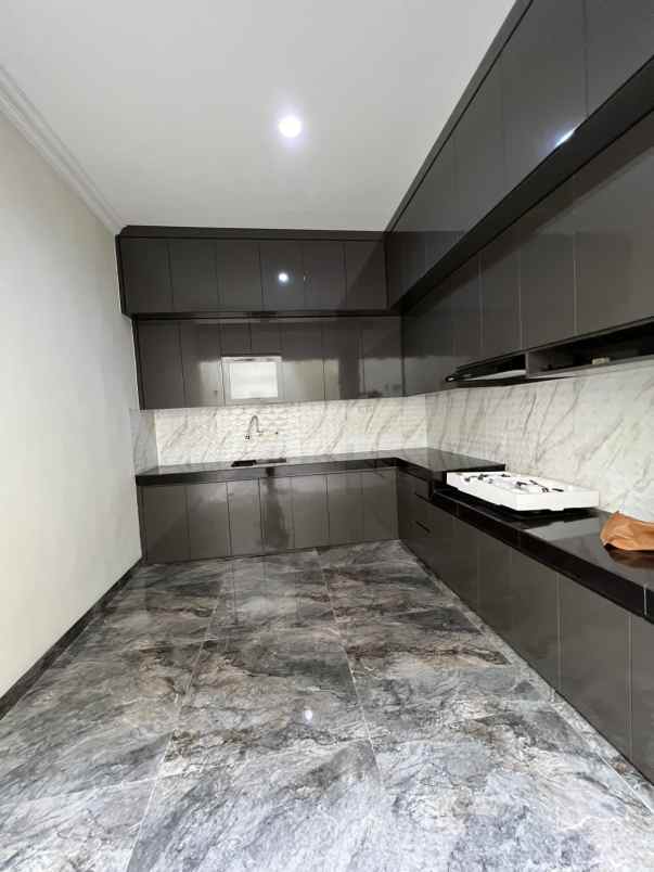 dijual rumah the icon bsd city