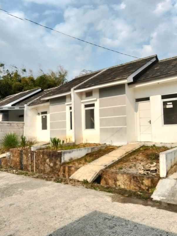 dijual rumah the valley of esma