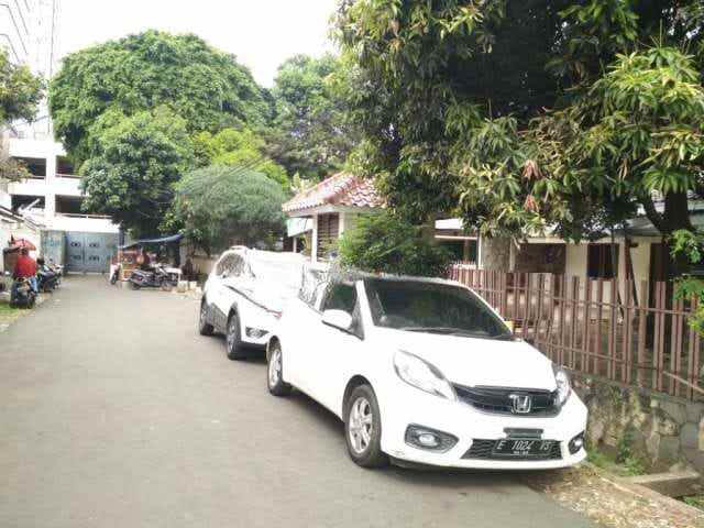 dijual rumah tua di jl s parman jakarta barat