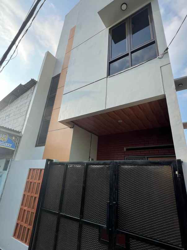 dijual rumah utan kayu matraman jakarta