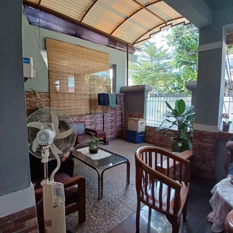 dijual rumah villa melati mas