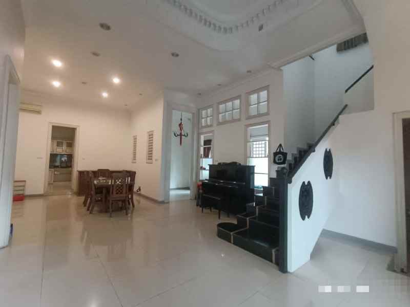 dijual rumah villa sentra raya surabaya