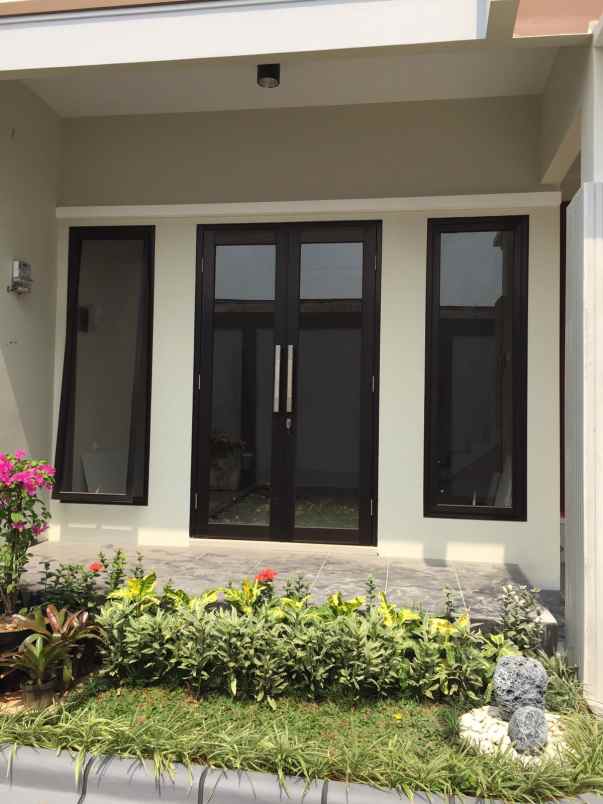 dijual rumah wibawa mukti 2